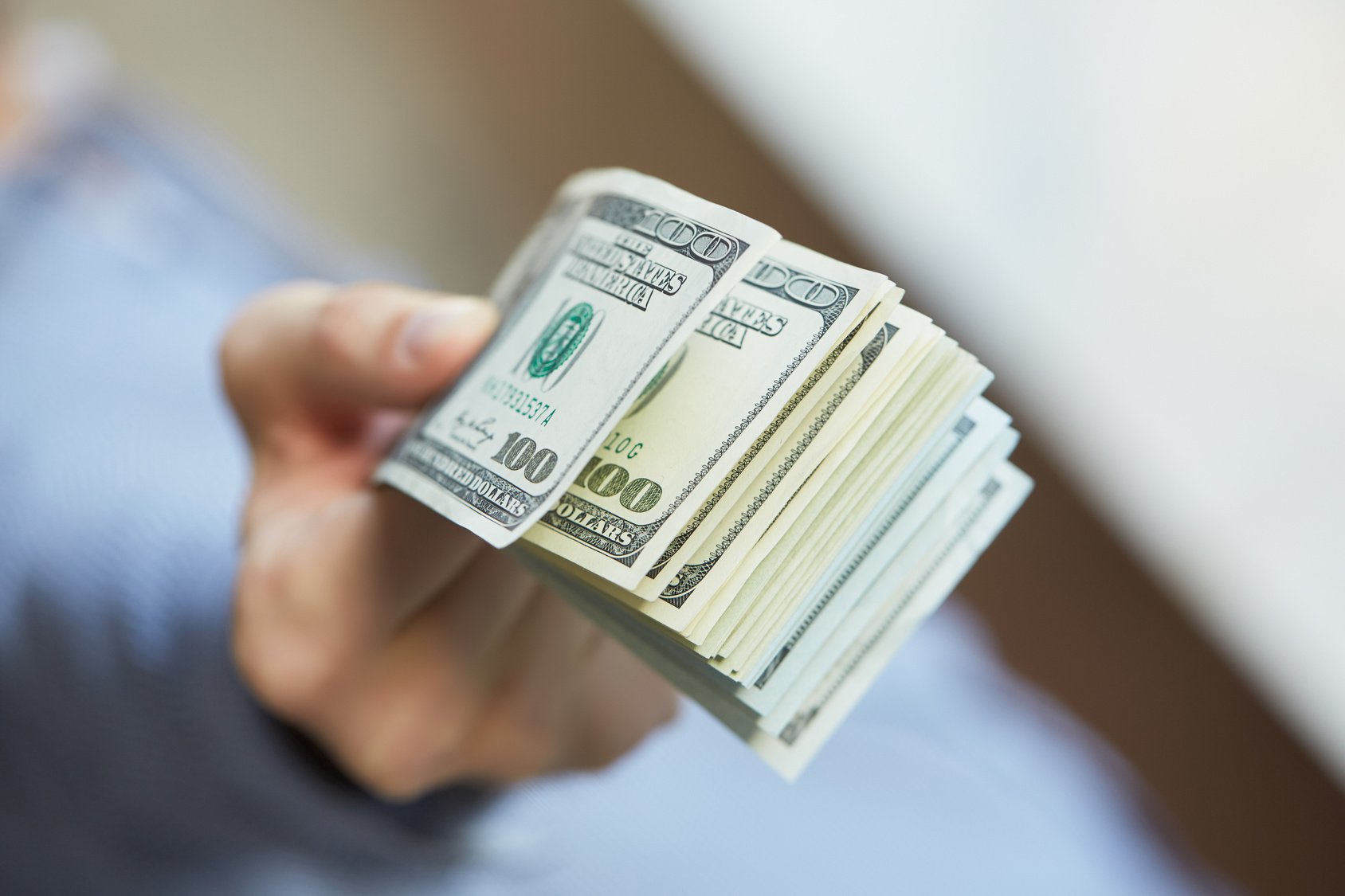 thanh toán chi phí lắp đặt thang máy